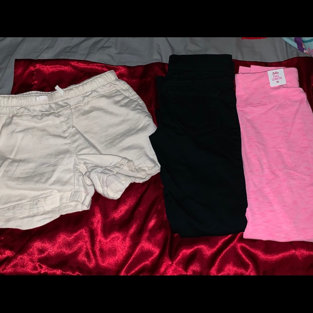 Shorts, leggings and jeggings.